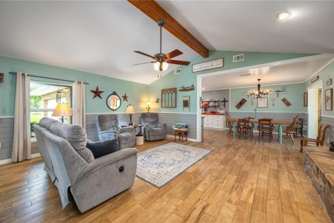 House in Winter Haven, Florida 3 bedrooms, 251.02 sq.m. № 2166883 - photo 6
