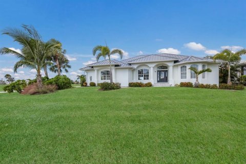 Villa ou maison à vendre à Placida, Floride: 4 chambres, 252.79 m2 № 796747 - photo 2