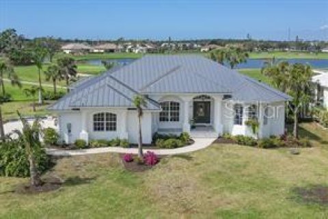 Villa ou maison à vendre à Placida, Floride: 4 chambres, 252.79 m2 № 796747 - photo 1