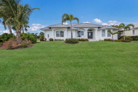 Villa ou maison à vendre à Placida, Floride: 4 chambres, 252.79 m2 № 796747 - photo 3