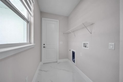 House in Lehigh Acres, Florida 3 bedrooms, 142.7 sq.m. № 1634666 - photo 23