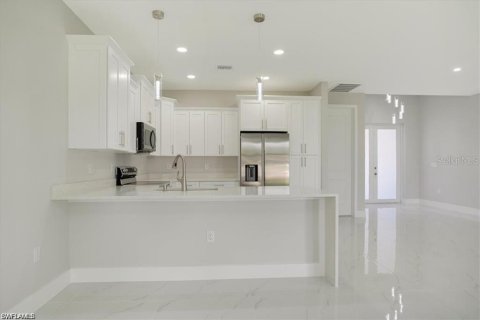 House in Lehigh Acres, Florida 3 bedrooms, 142.7 sq.m. № 1634666 - photo 7