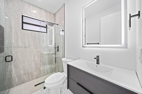 House in Lehigh Acres, Florida 3 bedrooms, 112.13 sq.m. № 2068555 - photo 14