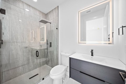 House in Lehigh Acres, Florida 3 bedrooms, 112.13 sq.m. № 2068555 - photo 16