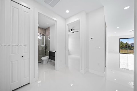 House in Lehigh Acres, Florida 3 bedrooms, 112.13 sq.m. № 2068555 - photo 5