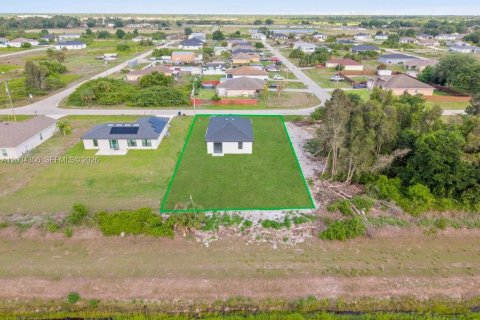 House in Lehigh Acres, Florida 3 bedrooms, 112.13 sq.m. № 2068555 - photo 29