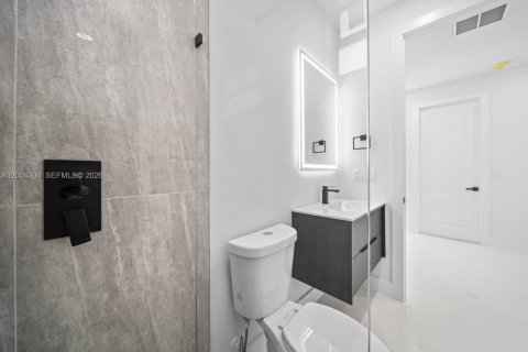 House in Lehigh Acres, Florida 3 bedrooms, 112.13 sq.m. № 2068555 - photo 13