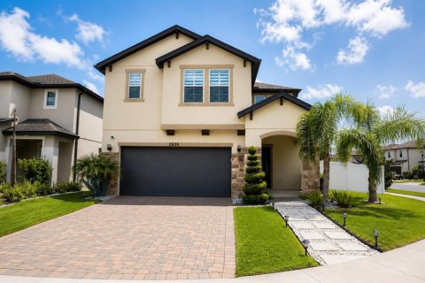 House in Kissimmee, Florida 5 bedrooms, 248.61 sq.m. № 2277409