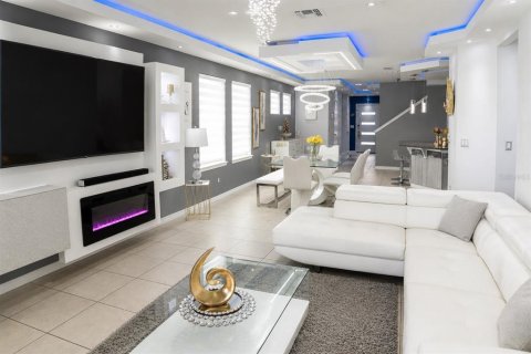 Casa en venta en Kissimmee, Florida, 4 dormitorios, 248.61 m2 № 2277409 - foto 16
