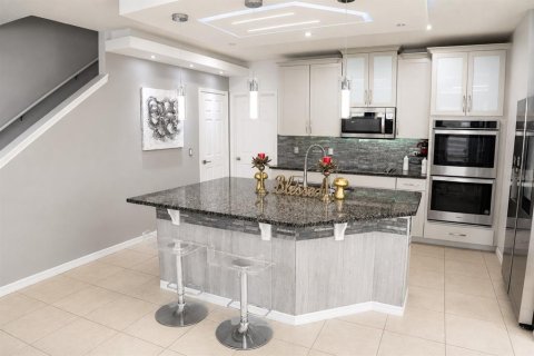 Casa en venta en Kissimmee, Florida, 4 dormitorios, 248.61 m2 № 2277409 - foto 6