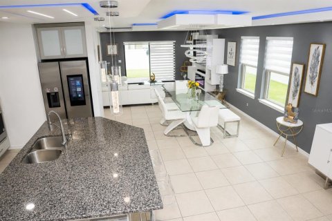 Casa en venta en Kissimmee, Florida, 4 dormitorios, 248.61 m2 № 2277409 - foto 18