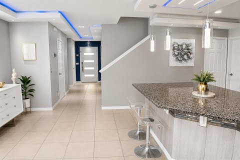 Casa en venta en Kissimmee, Florida, 4 dormitorios, 248.61 m2 № 2277409 - foto 5