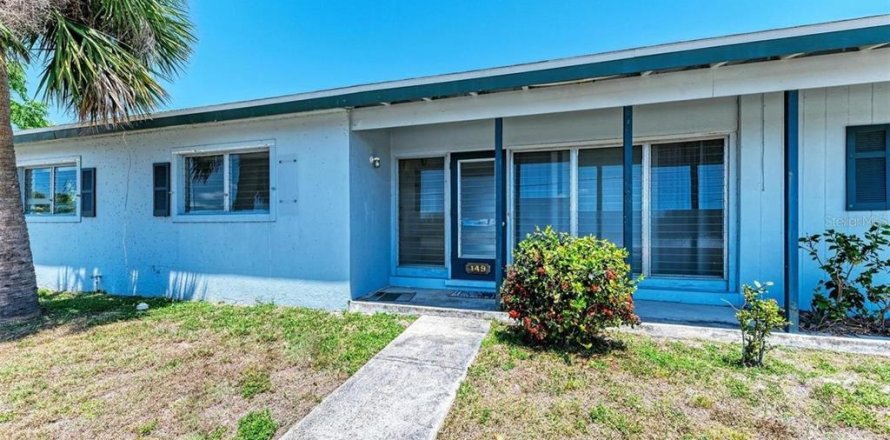 Casa en Port Charlotte, Florida 3 dormitorios, 131.18 m2 № 1571786
