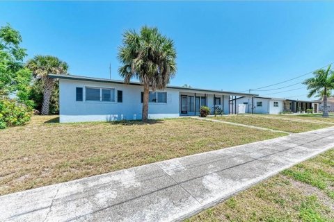 Casa en venta en Port Charlotte, Florida, 3 dormitorios, 131.18 m2 № 1571786 - foto 5