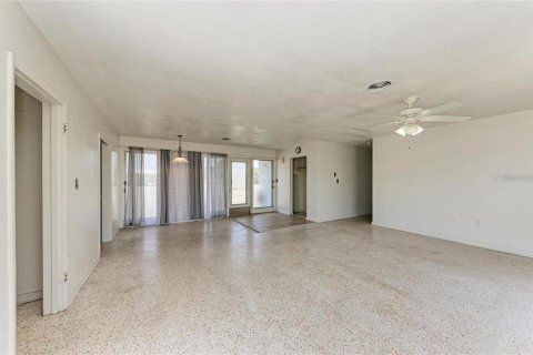Casa en venta en Port Charlotte, Florida, 3 dormitorios, 131.18 m2 № 1571786 - foto 12
