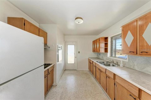 Casa en venta en Port Charlotte, Florida, 3 dormitorios, 131.18 m2 № 1571786 - foto 6