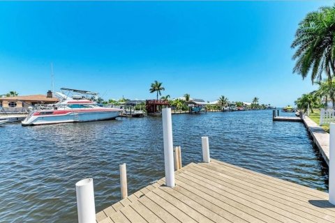 Casa en venta en Port Charlotte, Florida, 3 dormitorios, 131.18 m2 № 1571786 - foto 25