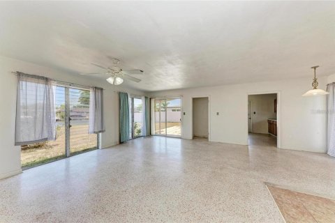 Casa en venta en Port Charlotte, Florida, 3 dormitorios, 131.18 m2 № 1571786 - foto 15
