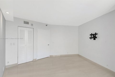 Condominio en venta en Aventura, Florida, 2 dormitorios, 109.72 m2 № 1809168 - foto 30