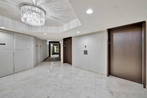 Condominio en venta en Aventura, Florida, 2 dormitorios, 109.72 m2 № 1809168 - foto 14