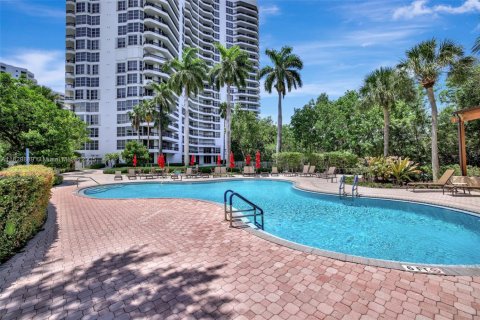 Condominio en venta en Aventura, Florida, 2 dormitorios, 109.72 m2 № 1809168 - foto 3