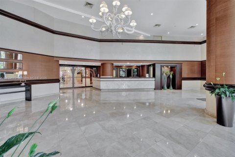 Condominio en venta en Aventura, Florida, 2 dormitorios, 109.72 m2 № 1809168 - foto 2