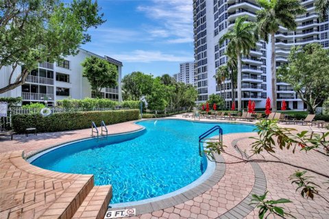 Condominio en venta en Aventura, Florida, 2 dormitorios, 109.72 m2 № 1809168 - foto 4