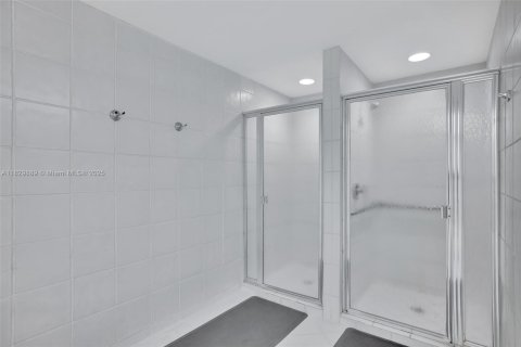 Condominio en venta en Aventura, Florida, 2 dormitorios, 109.72 m2 № 1809168 - foto 9