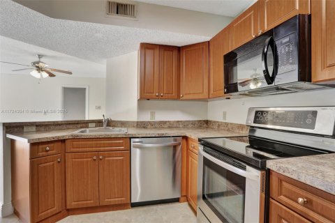 Condo in Coral Springs, Florida, 3 bedrooms  № 1709135 - photo 5