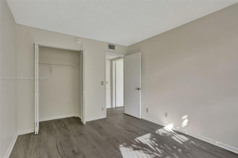 Condo in Coral Springs, Florida, 3 bedrooms  № 1709135 - photo 21