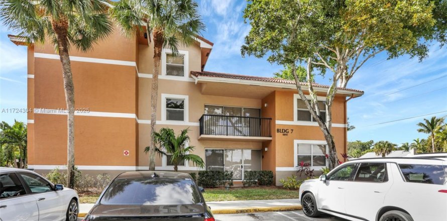 Condo in Coral Springs, Florida, 3 bedrooms № 1709135