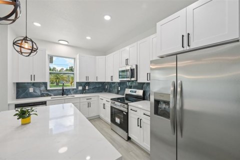 Casa en venta en North Port, Florida, 3 dormitorios, 153.47 m2 № 1909028 - foto 16