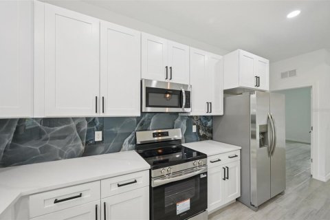 Casa en venta en North Port, Florida, 3 dormitorios, 153.47 m2 № 1909028 - foto 15
