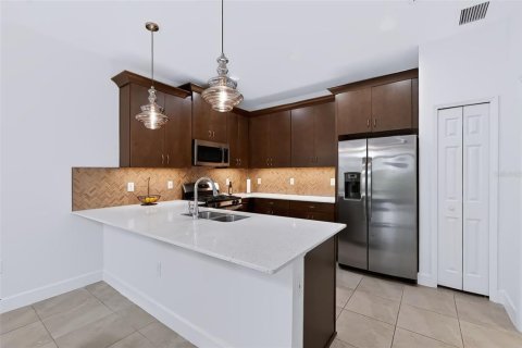 Villa ou maison à vendre à Apollo Beach, Floride: 4 chambres, 196.49 m2 № 2408535 - photo 20