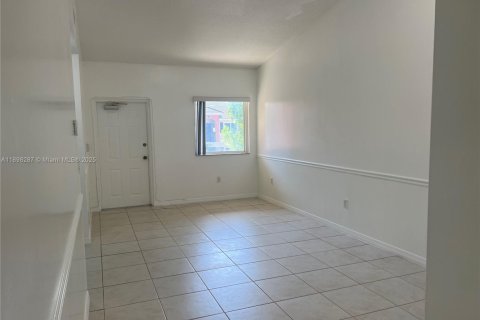 Снять в аренду кондоминиум в Хомстед, Флорида 2 спальни, 84.54м2, № 1950802 - фото 2