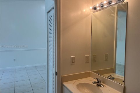 Снять в аренду кондоминиум в Хомстед, Флорида 2 спальни, 84.54м2, № 1950802 - фото 16
