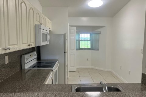Снять в аренду кондоминиум в Хомстед, Флорида 2 спальни, 84.54м2, № 1950802 - фото 10
