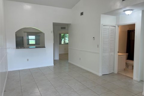 Снять в аренду кондоминиум в Хомстед, Флорида 2 спальни, 84.54м2, № 1950802 - фото 6