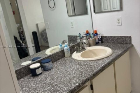 Townhouse in Sunrise, Florida 3 bedrooms, 124.49 sq.m. № 2074708 - photo 14