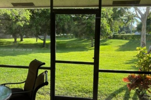 Townhouse in Sunrise, Florida 3 bedrooms, 124.49 sq.m. № 2074708 - photo 9