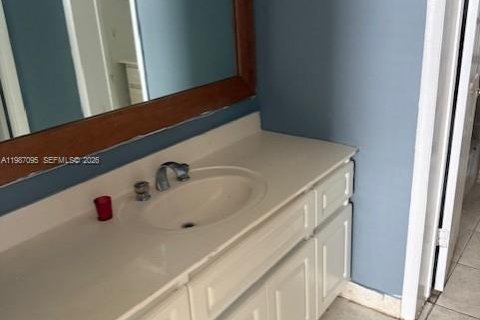 Condo in Miami, Florida, 1 bedroom  № 2046548 - photo 9