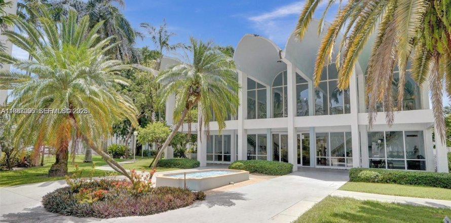 Condo in Miami, Florida, 1 bedroom  № 2046548