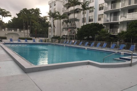 Condo in Miami, Florida, 1 bedroom  № 2046548 - photo 7