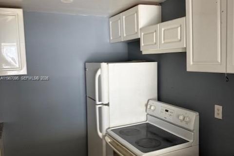 Condo in Miami, Florida, 1 bedroom  № 2046548 - photo 6