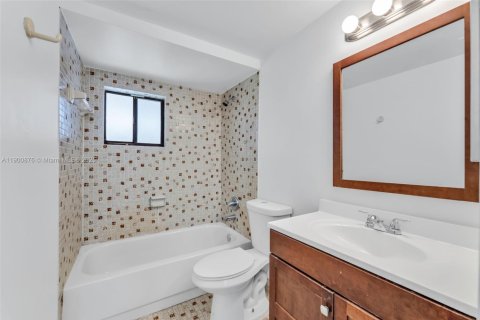 Condominio en venta en Miami, Florida, 2 dormitorios, 89.65 m2 № 1952201 - foto 2