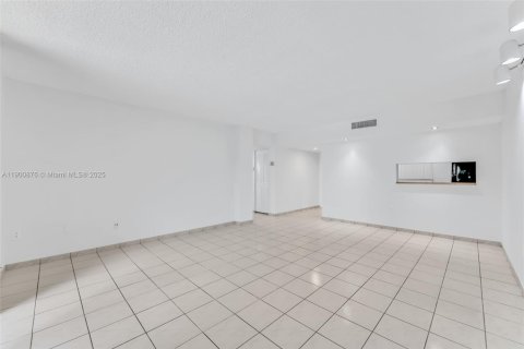 Condominio en venta en Miami, Florida, 2 dormitorios, 89.65 m2 № 1952201 - foto 7