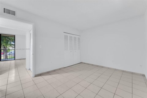 Condominio en venta en Miami, Florida, 2 dormitorios, 89.65 m2 № 1952201 - foto 5