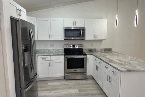 Duplex in Orlando, Florida 3 bedrooms, 87.89 sq.m. № 1915738 - photo 4