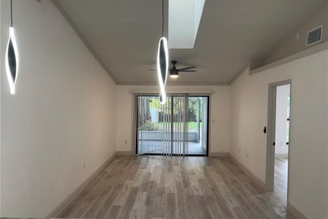 Duplex in Orlando, Florida 3 bedrooms, 87.89 sq.m. № 1915738 - photo 3