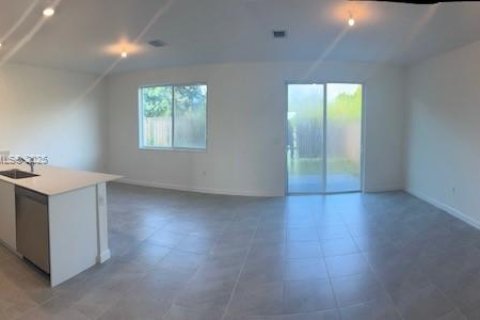 Touwnhouse à louer à Homestead, Floride: 3 chambres № 1968697 - photo 2